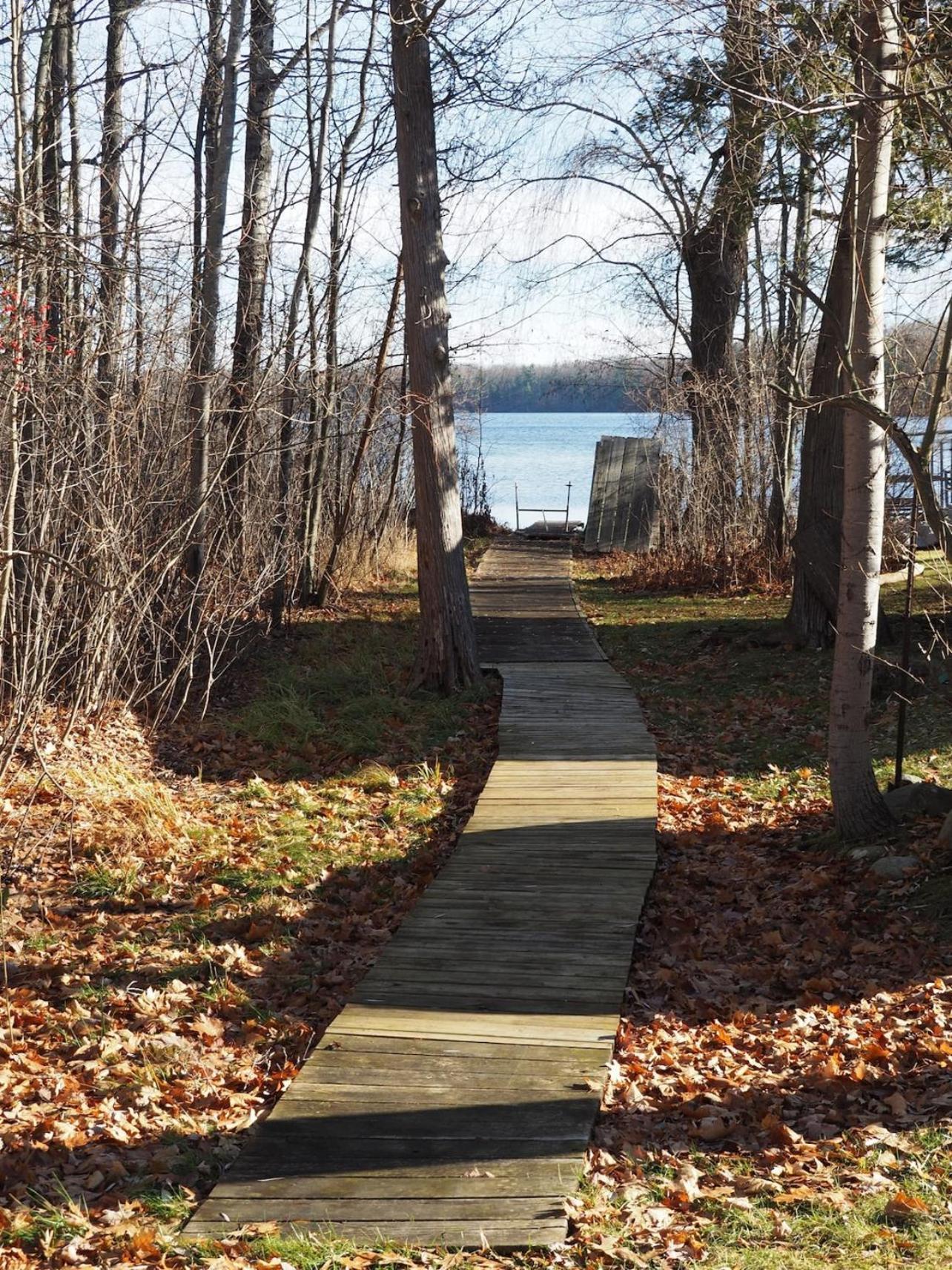 The Green Lake Getaway - Shared Lake Access! Interlochen Exterior foto